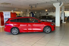 Ponte Alto Rovigo Ford Store 04