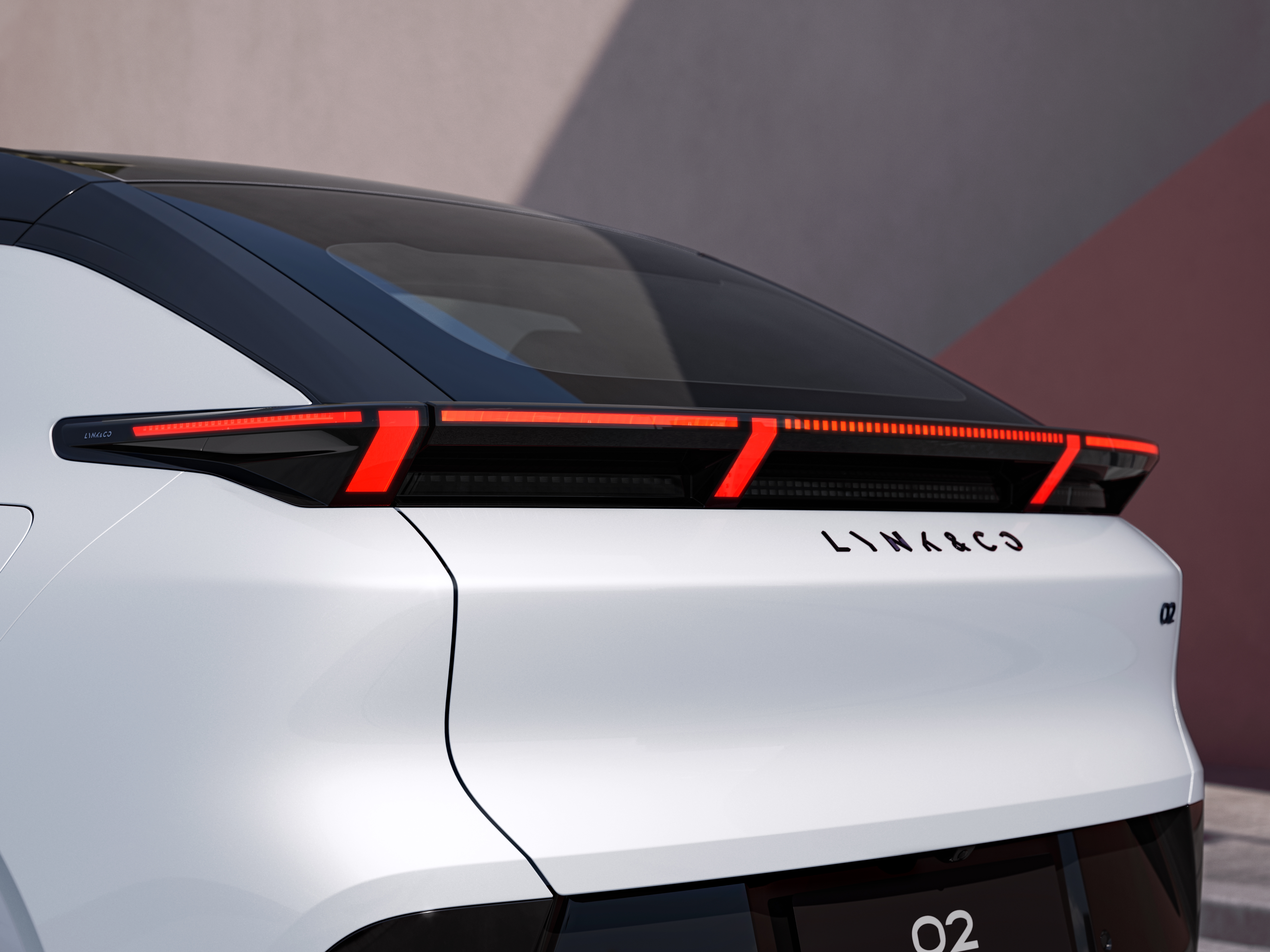 022 E335 Rear Lamp Closeup CRYSTALWHITE