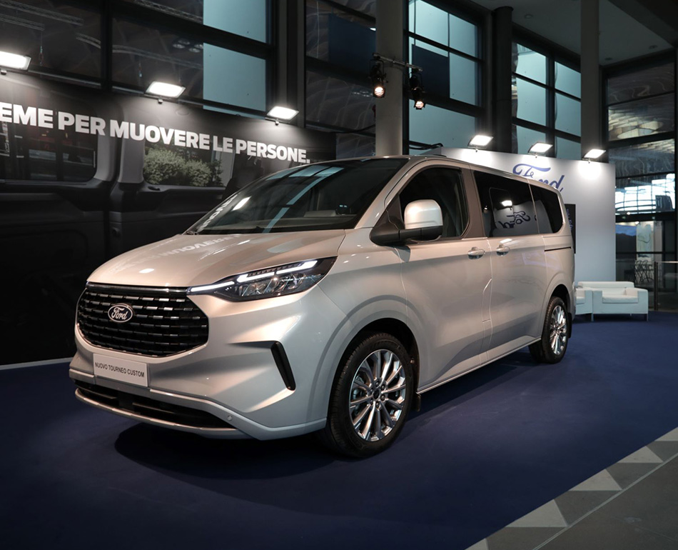 950X770 News Anteprima Nuovo Tourneo Custom Rimini Ford Bisson Auto