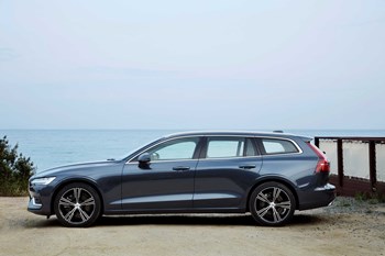 228900 New Volvo V60 D4 Inscription Denim Blue