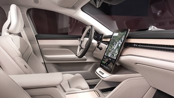 Interni Della ES90 Con Lo Schermo Centrale Da 14.5” In Evidenza, Interfaccia Google Attiva.