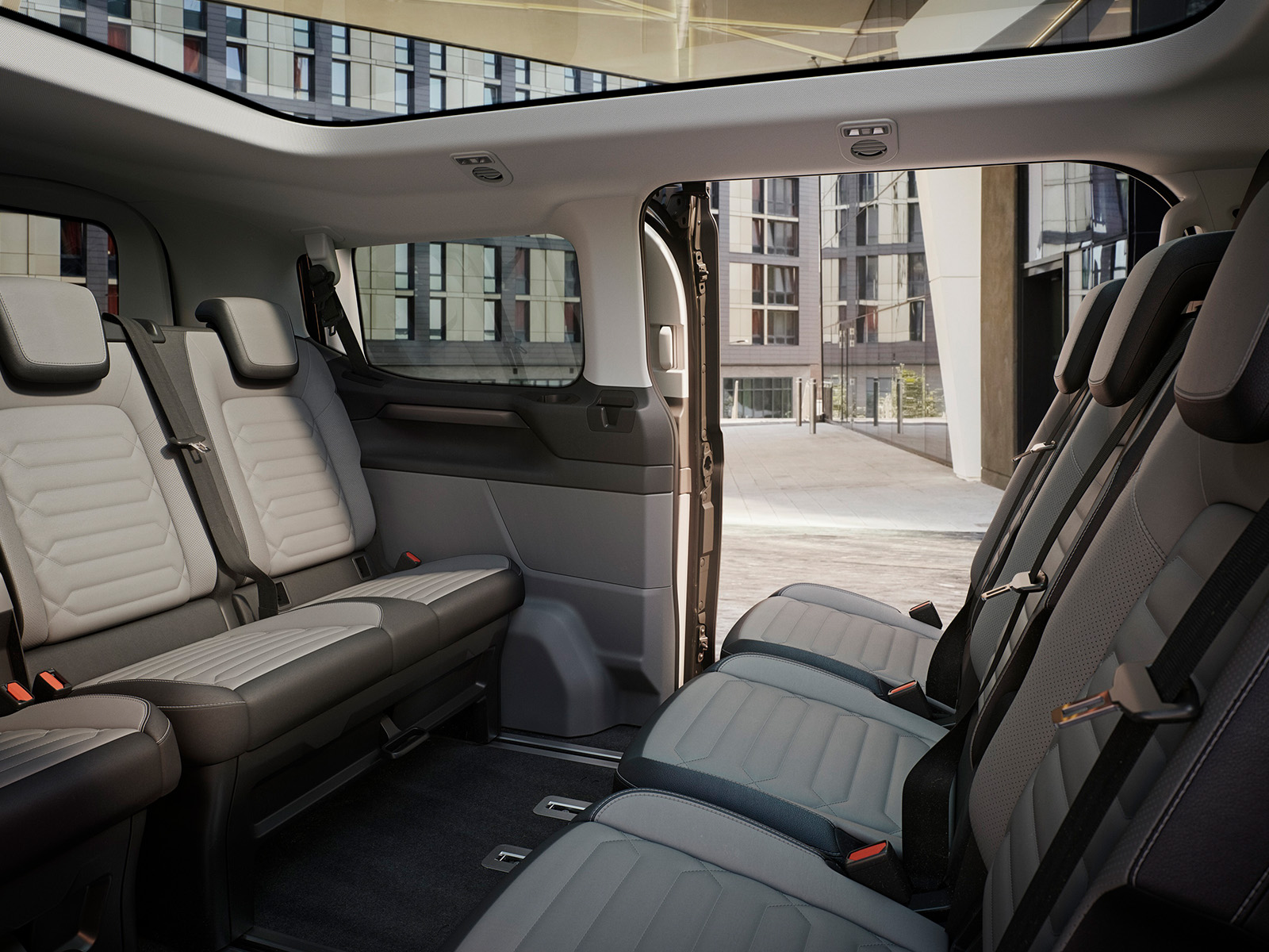 E Tourneo Custom News Bisson Auto Gallery 4