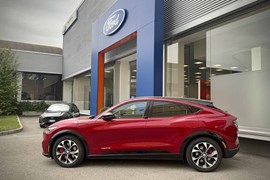 Padova Ford Store 01