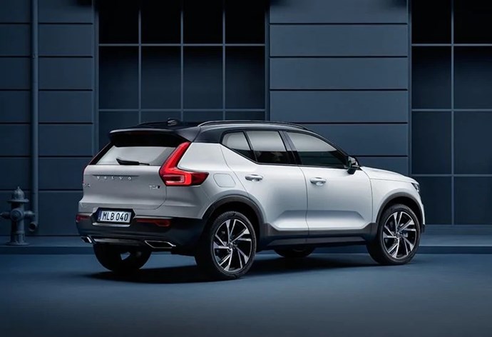 01 Volvo Xc40