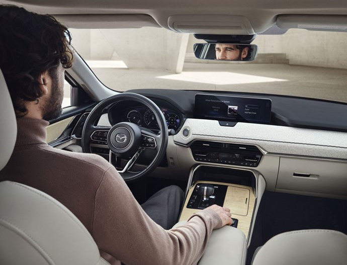 2025 CX 60 IPM1 Sideshot 07